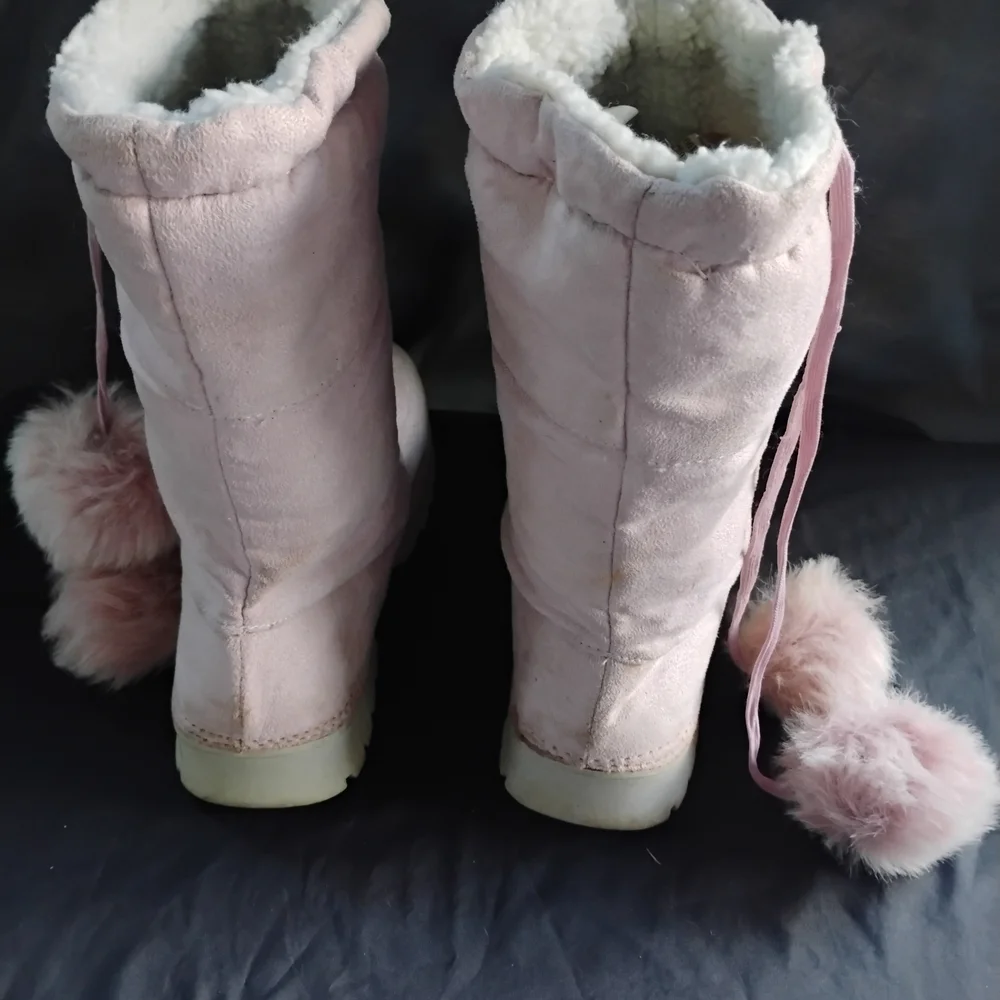 Route 66 Suede/Fur Insulated Boots/w Pom Poms - Picture 6 of 10